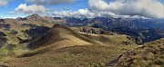 04 Vista panoramica sul Mincucco (sperone roccioso a dx-vetta al centro-sinistra) nel contesto del percorso ad anello da S. Marco